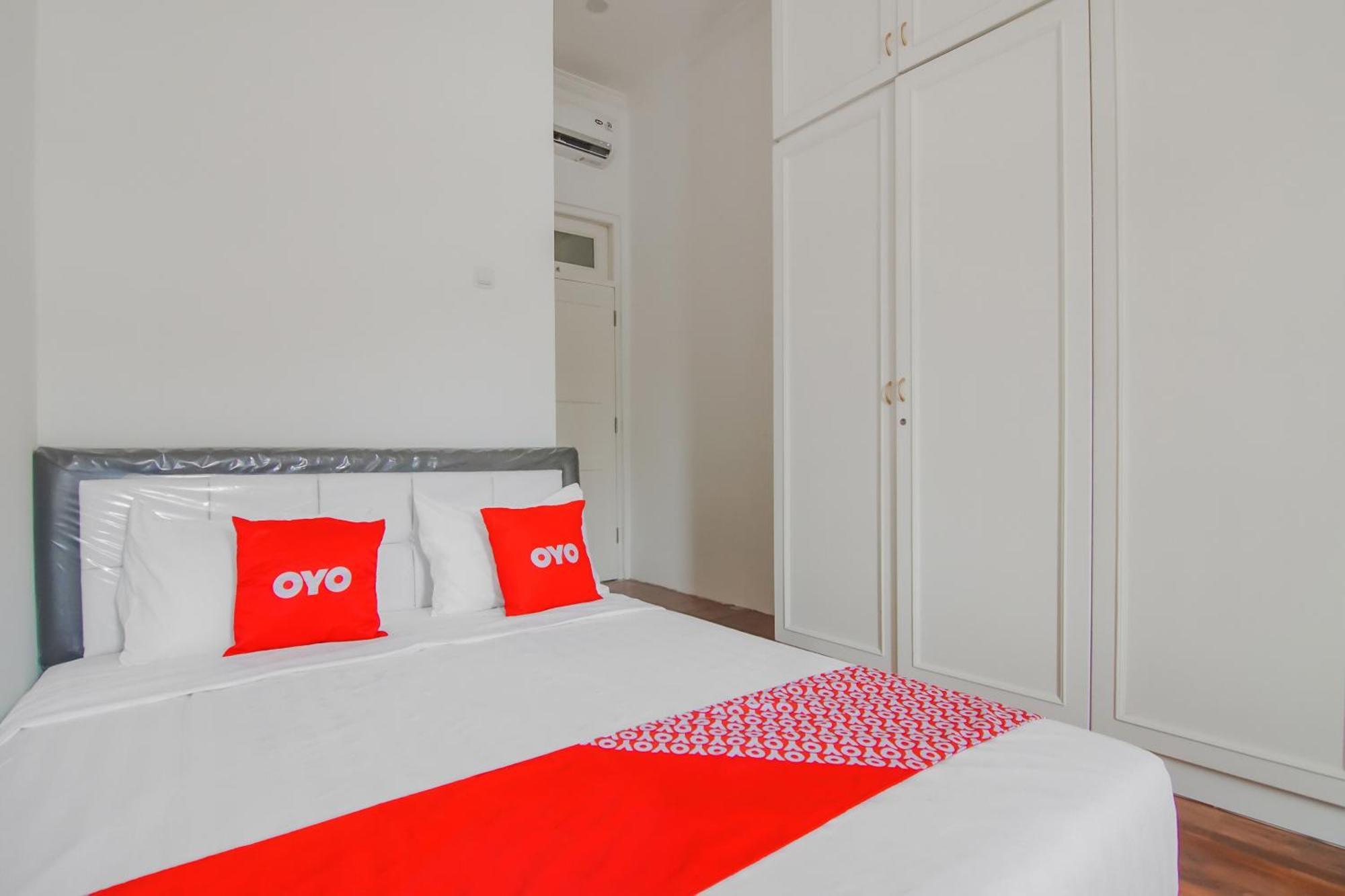 Super Oyo Capital O 90342 Kemang Garden Hotel Джакарта Екстериор снимка